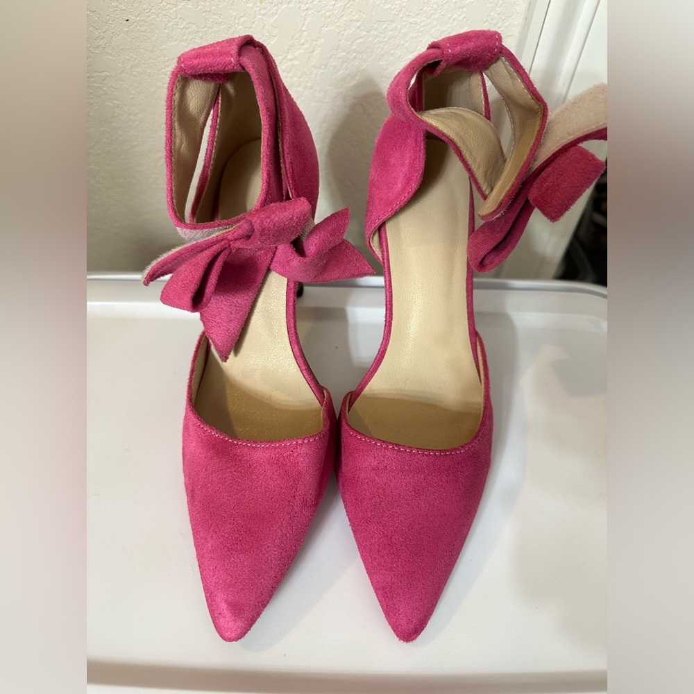 Pink heels with Velcro closure